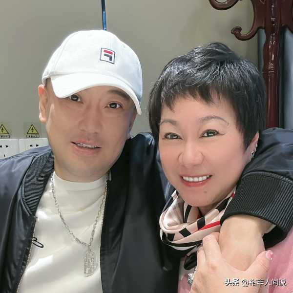 网红文文癌症去世!奶奶是歌星吴莺音