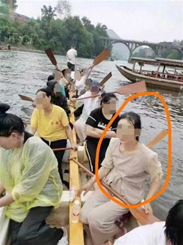 重庆训练翻船致3死的是女子龙舟队
