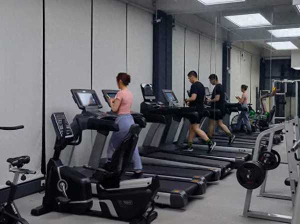 4小时营业健身房火了!成为都市夜归人的新宠"