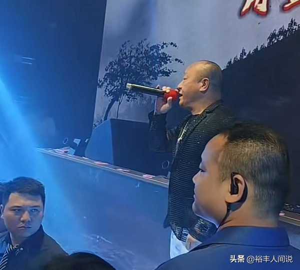港星吴志雄湖南酒吧商演!唱4首歌13万