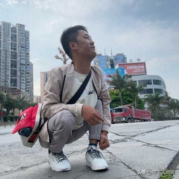 网红周平不幸去世!蹲着走路独居山林