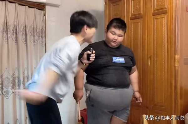 网红肥仔去世！体重达320斤