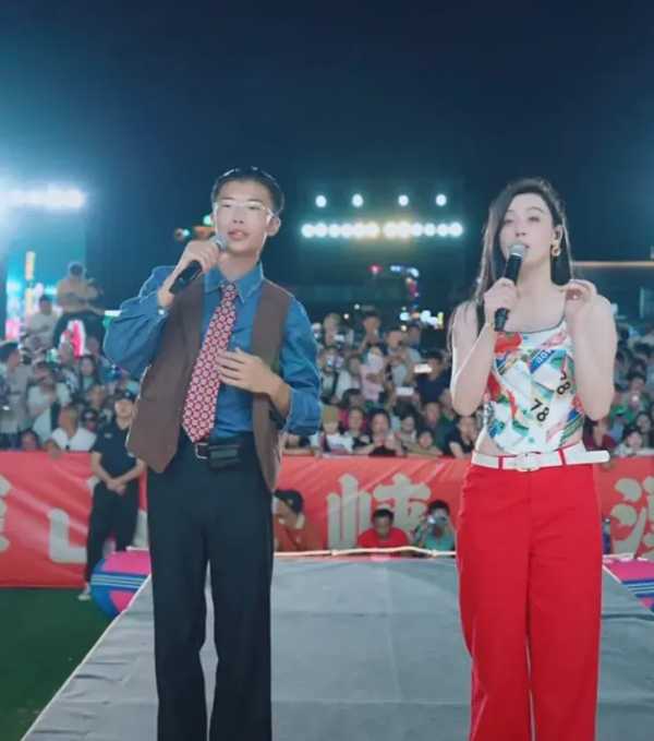 网红唐艺直播落泪!与郭有才同台人气破百万