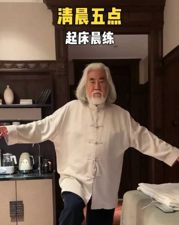 张纪中说70岁怎么了?两眼一睁就是干