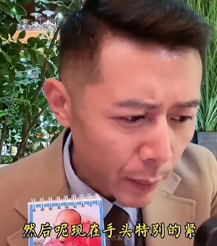 大冰兑现承诺送羽绒服!门前排队领取场面壮观