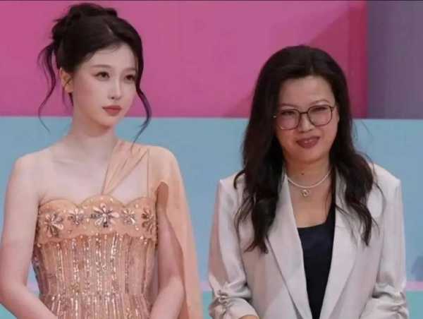 虞书欣回应双轨争议!和两位导演合作得很愉快