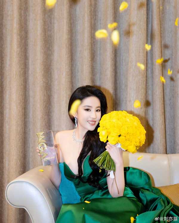 哈尔滨文旅回复刘亦菲:姐姐快来玩