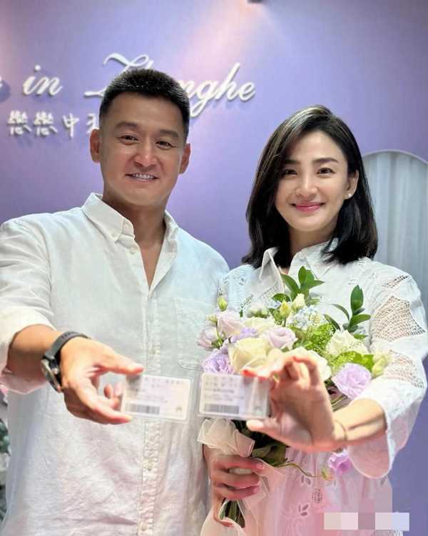 洪小铃宣布结婚怀孕!老公帅气有点神似杨旭文