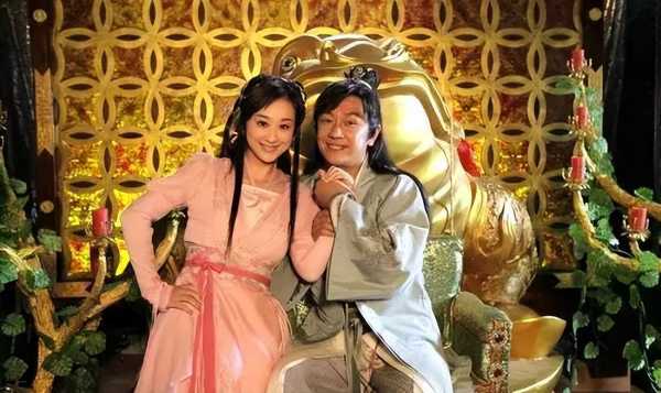 陈浩民医美前后,陈浩民给老婆剃须毛的照片
