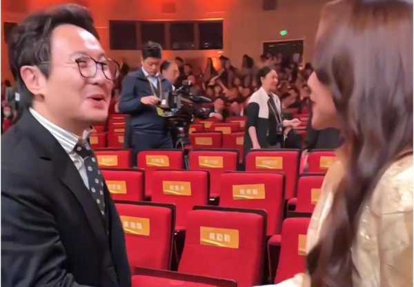 沈腾问马丽衣服不是让晓彤偷走了吗