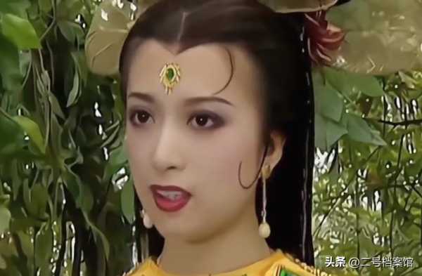 吴启华为什么不娶金巧巧?金巧巧比于冬大几岁