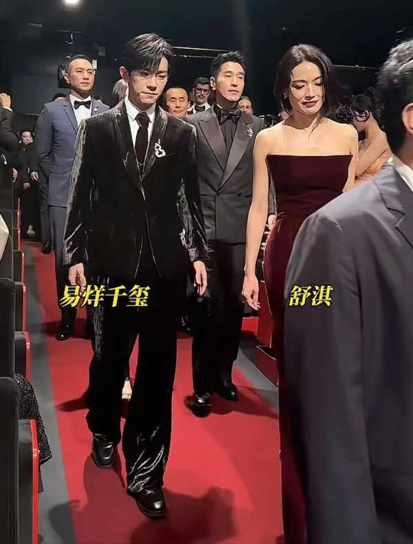 易烊千玺原名叫什么?国家为什么捧易烊千玺