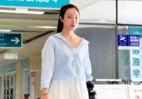 女演员肖妍倪生病偏瘫 如今已能行走