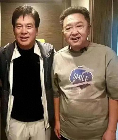 1岁朱时茂比56岁于谦看着年轻"