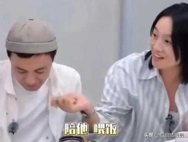 朱丹让女儿留级照顾弟弟当“小跟班”