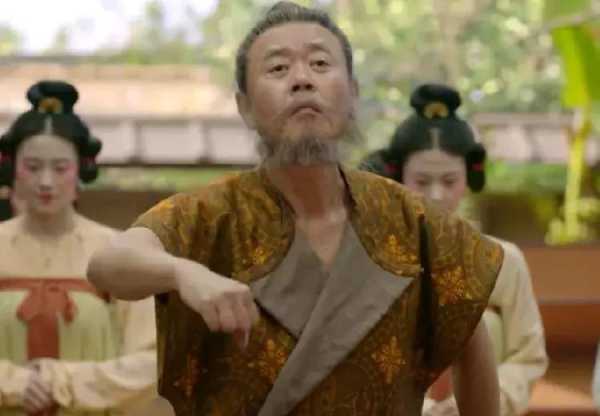 冯嘉怡用两个反派火出圈!《城中之城》到《长安的荔枝》