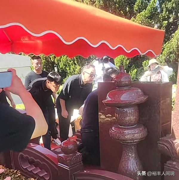 刺青男回应杨少华葬礼风波!杨议不是黑社会