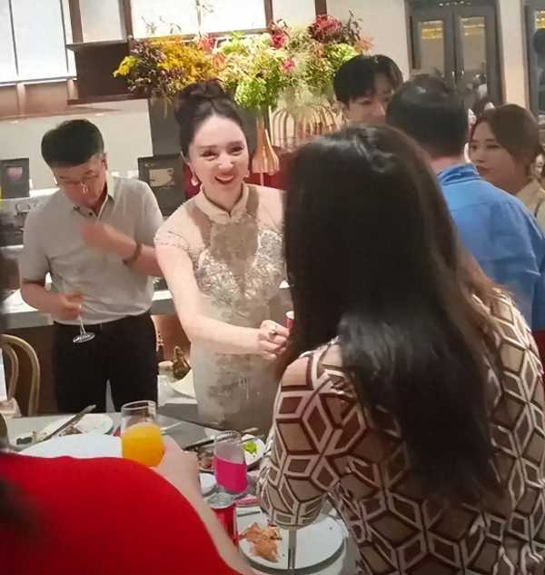 董璇透露再婚后生活状态!我的孩子是女孩不方便