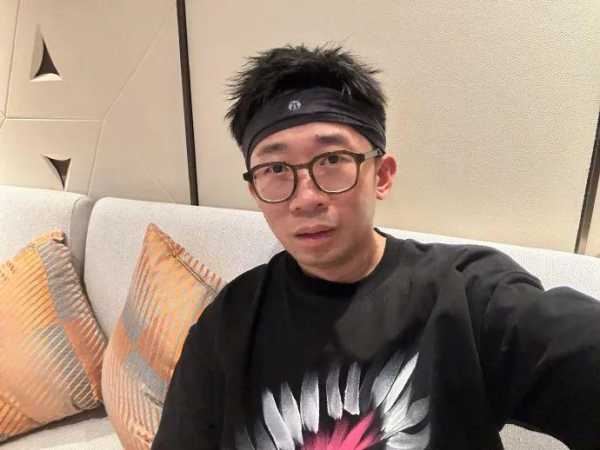 杨迪变帅被问是不是偷偷do脸了
