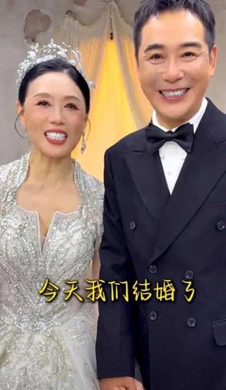 3岁艺术家吴琼和48岁老公拍婚纱照"