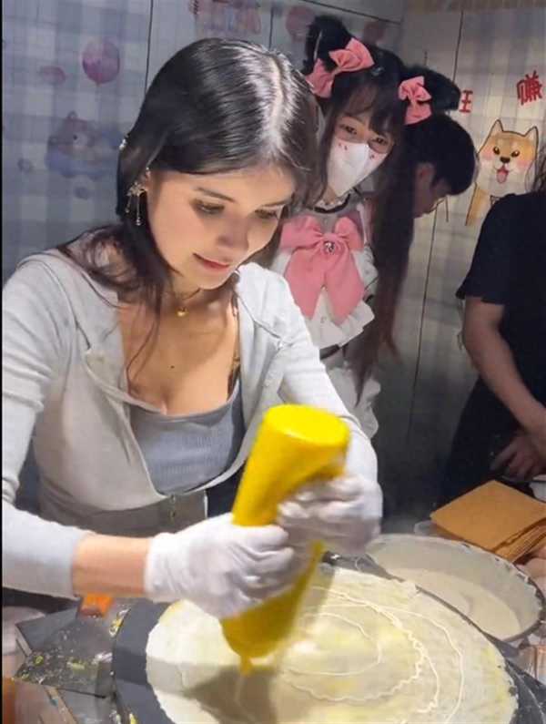 网红“狗头萝莉”建议不要搞擦边