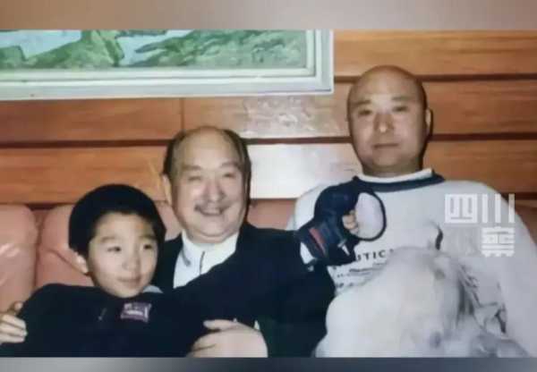 陈佩斯回应祖孙三代用一张脸