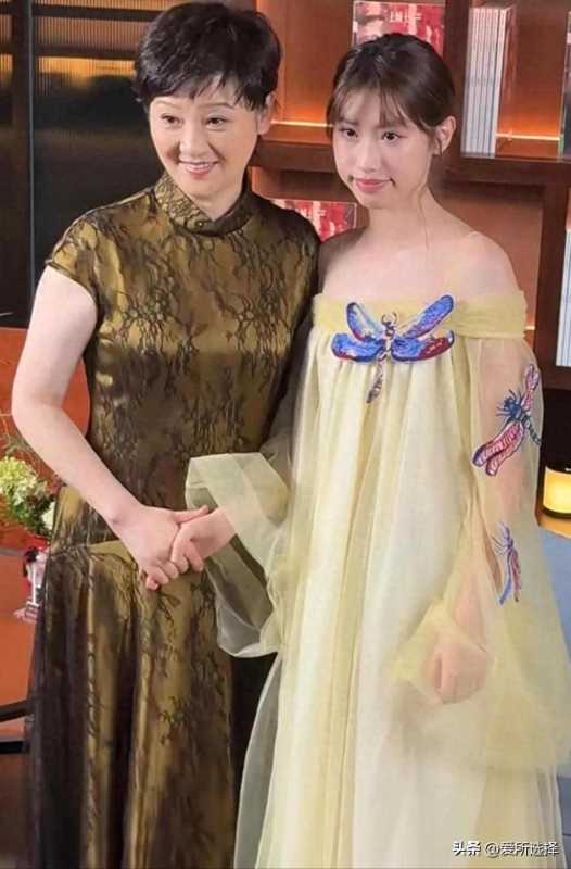 徐帆和女儿徐朵同框亮相!现场回应离婚传闻