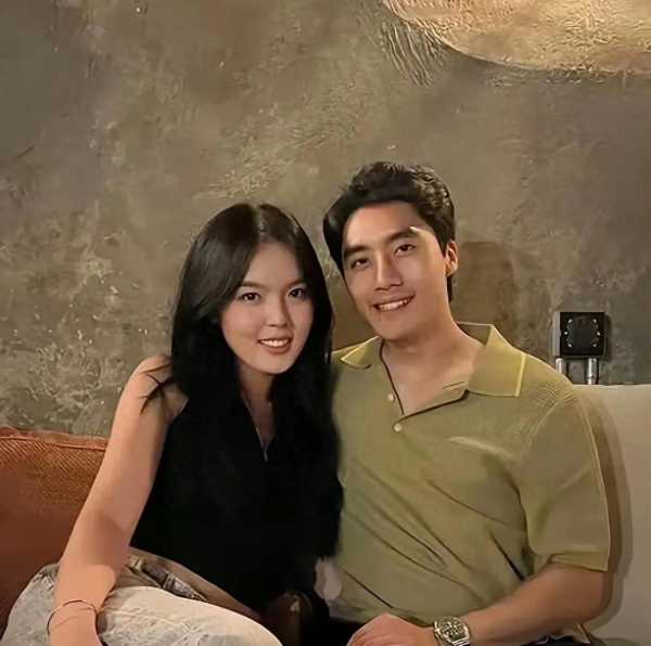 李咏23岁女儿疑似官宣恋情