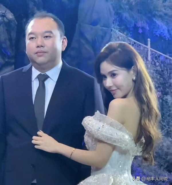 网红“珂珂”官宣生女!坐月子45天100万