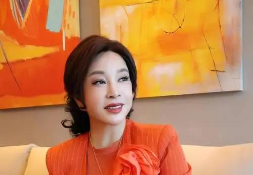 刘晓庆：在争议与传奇的漩涡中重生