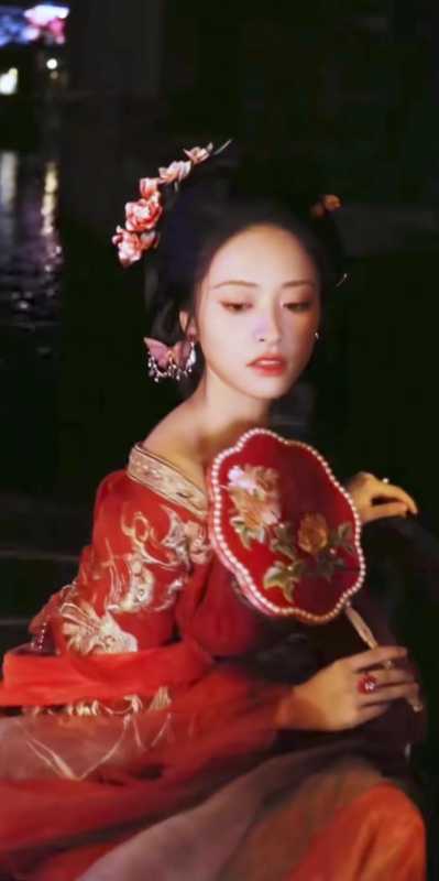 沈月属于几线明星?沈月的妈妈是谁
