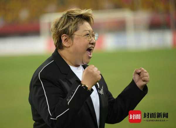 韩红空降川超开幕式!回蓉唱响“锦绣天府”