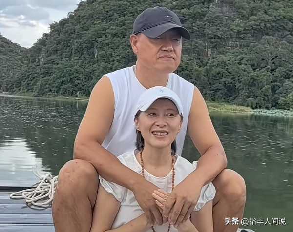 徐露辟谣245万给“丑老公”生孩子!首曝恋爱过程
