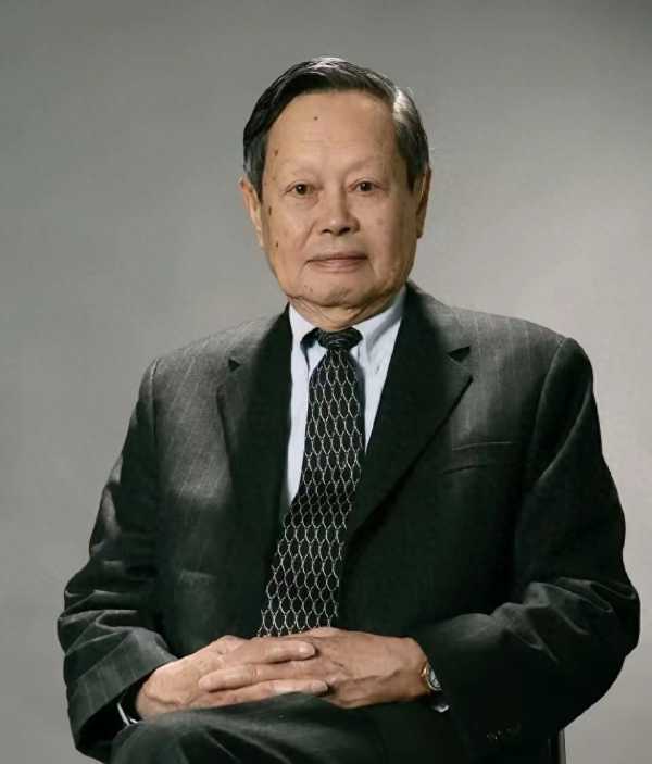 周鸿祎：杨振宁对人类的贡献远超诺奖