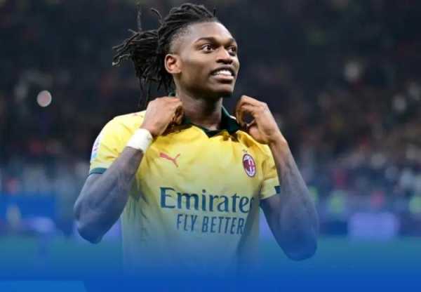 AC米兰2-1逆转佛罗伦萨!6轮不败登顶