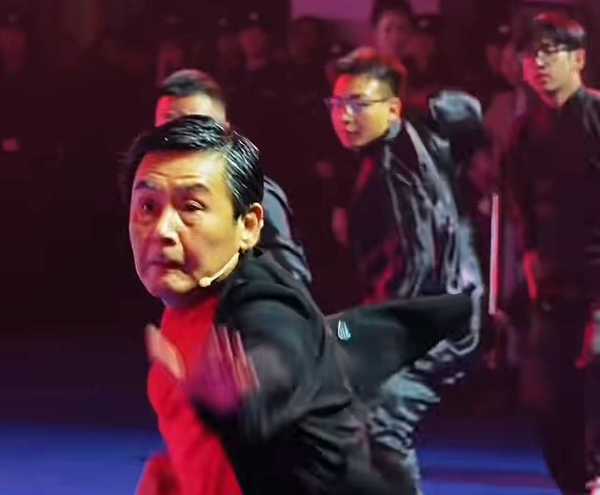 赵长军（65岁）就是比李连杰（62岁）棒