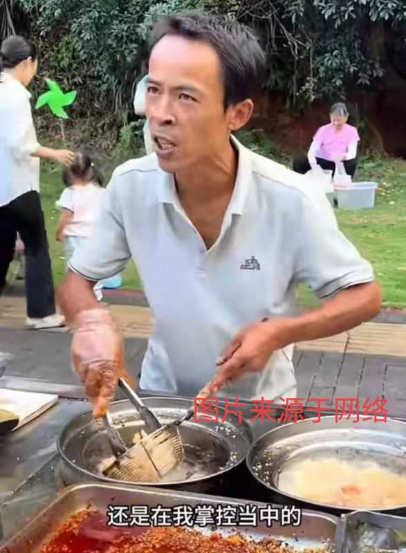 鸡排哥为何能赢得这么多人捧场