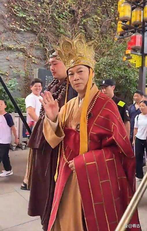 老戏骨集体景区再“上岗”!79岁罗家英扮唐僧