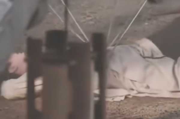 演员成毅拍戏时坠落后脑勺触地