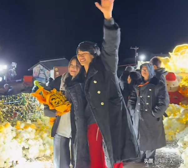 花小龙凌晨求婚王杨!时间藏着爱意 李炮儿见证