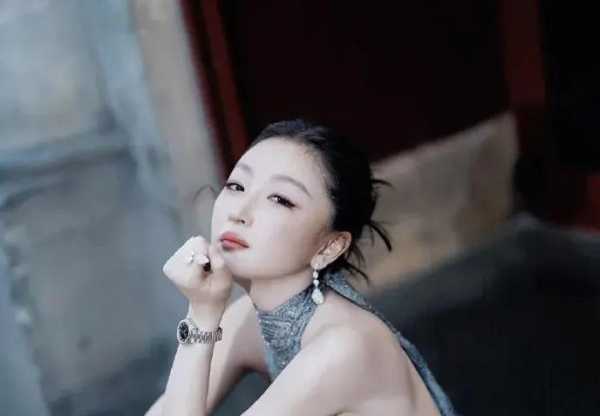 周冬雨起诉造谣其和曾志伟关系的网友