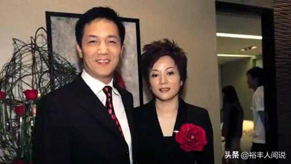 周正毅怒斥前任毛玉萍!称其嗜赌如命