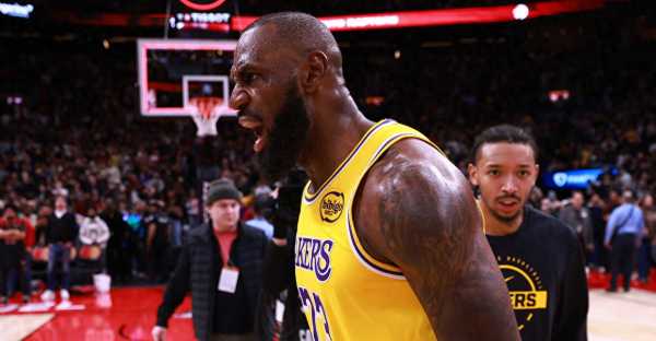 詹姆斯回应连续1297场上双纪录终结